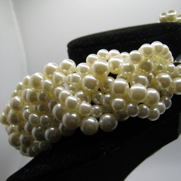 Multi Strand Chunky Pearl Choker w/18" Adjustable Clasp - Picture 2 of 5